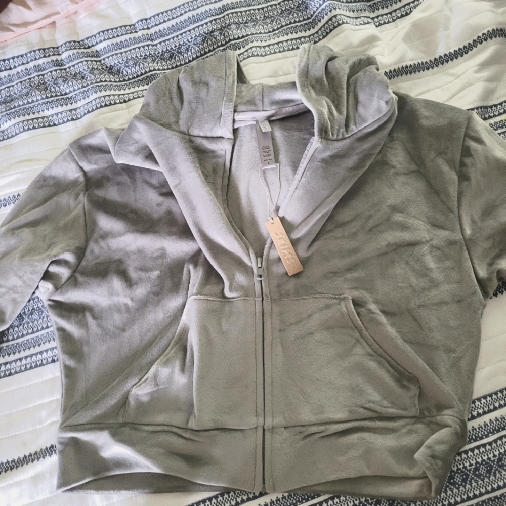 Skims velour hoodie NWT